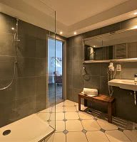 Badezimmer - Comfort mit Balkon Speicher