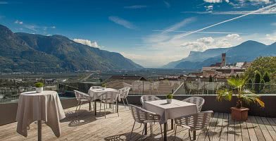 Terrasse mit Blick auf Meran