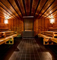 Erfrischung in der finnischen Sauna