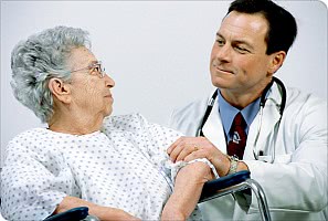 Arzt mit Patient