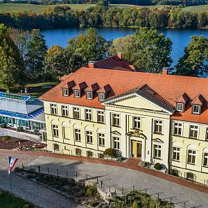 2 Tage Ein wahrer Kurzurlaub mit einem Gaumenschmaus – Schlosshotel an der Mecklenburgischen Seenplatte (Mecklenburg. Seenplatte)